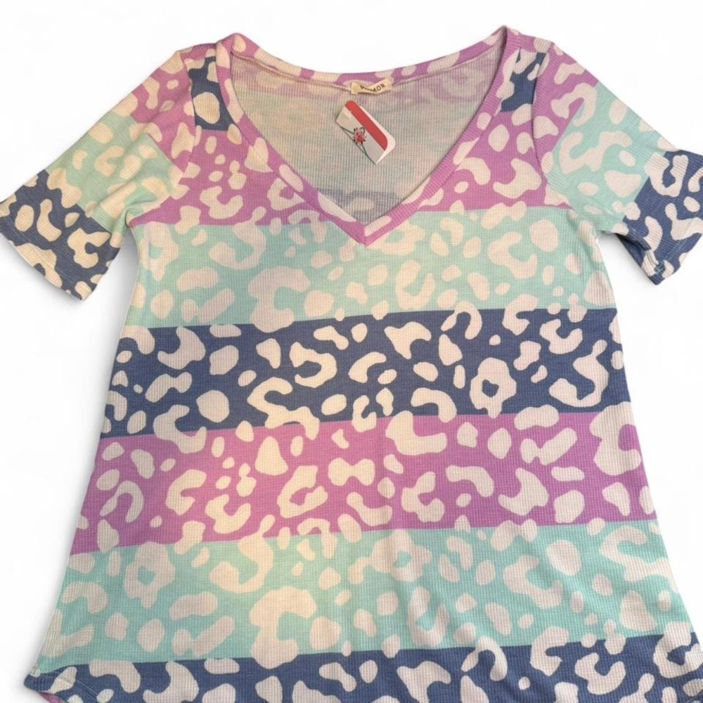 Medium, Multi-colored cheetah print short sleeve tunic top